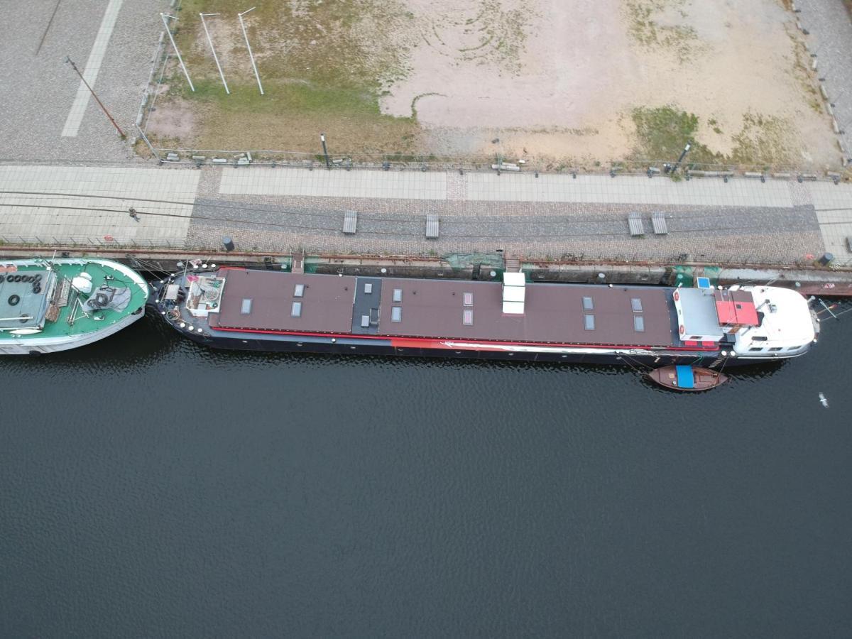 Schiffshotel "Schlafen Im Hafen" Hamborg Eksteriør billede