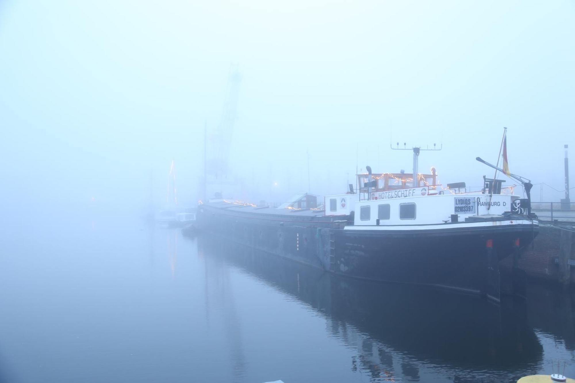 Schiffshotel "Schlafen Im Hafen" Hamborg Eksteriør billede
