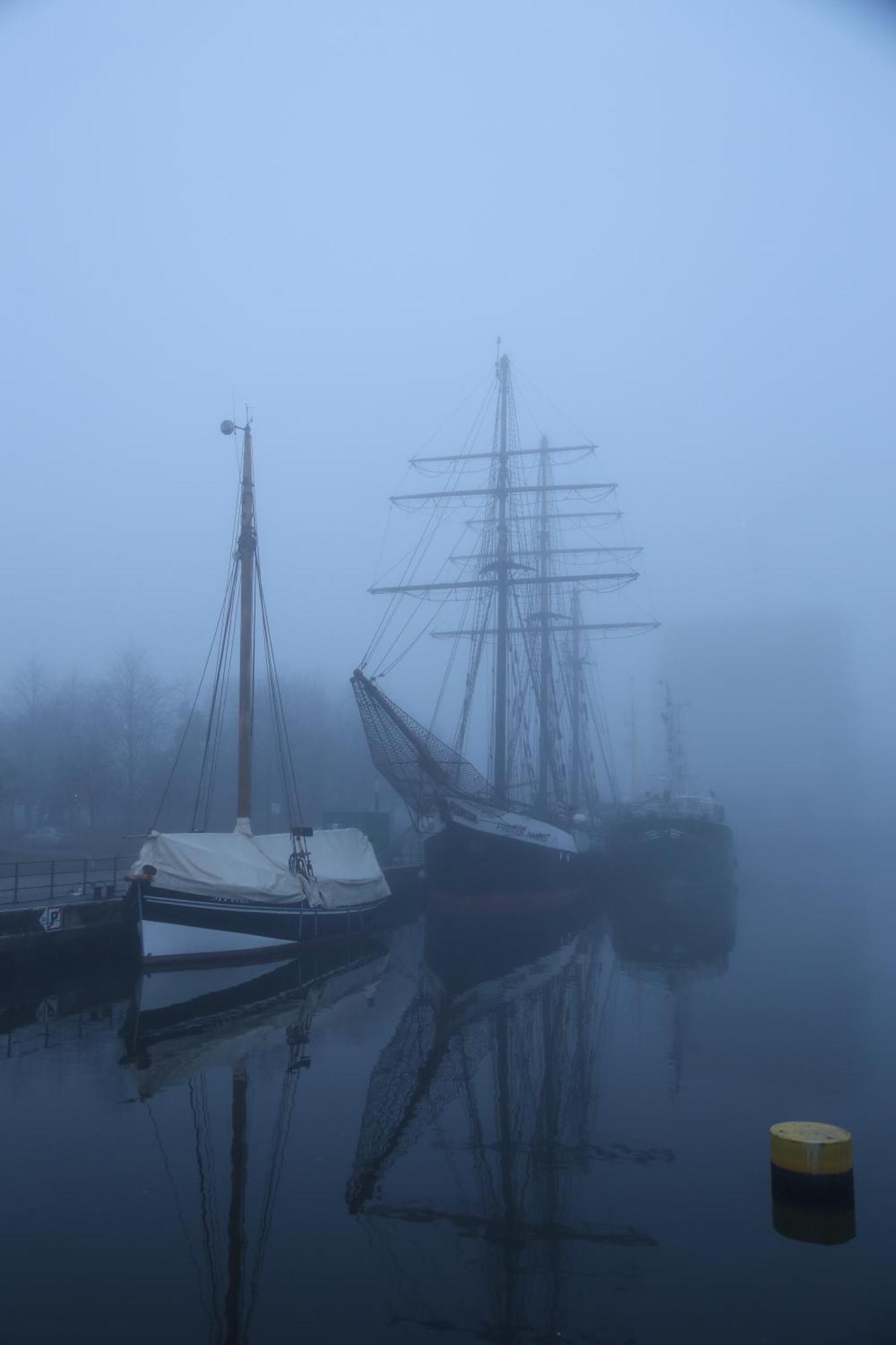 Schiffshotel "Schlafen Im Hafen" Hamborg Eksteriør billede